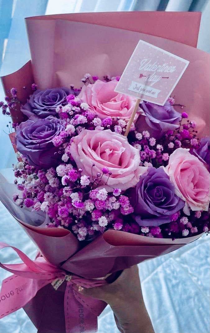 Buquê com 5 Rosas Lilás e 3 Rosas Rosas 🌹💜💗