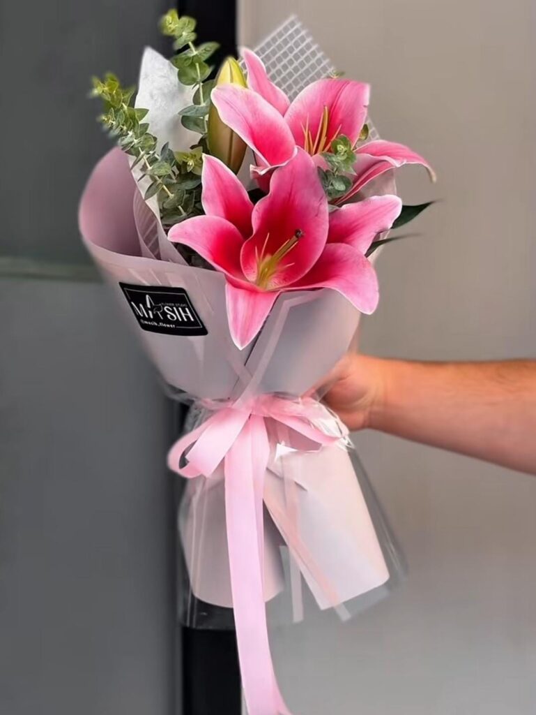 Buquê de Lírios – Elegância e Delicadeza